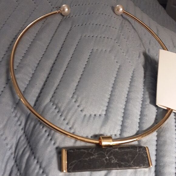 Hoop Necklace Goldtone Faux Onyx Marble Pearl Tips - Picture 2 of 3